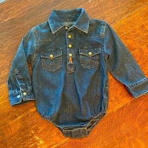 Baby’s Wrangler brand blue denim long sleeve onesie 18 Mo.